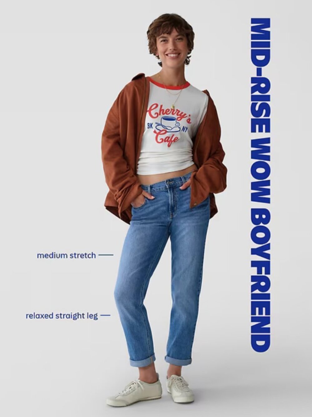 Old Navy Mid-Rise Wow Boyfriend Straight Jeans